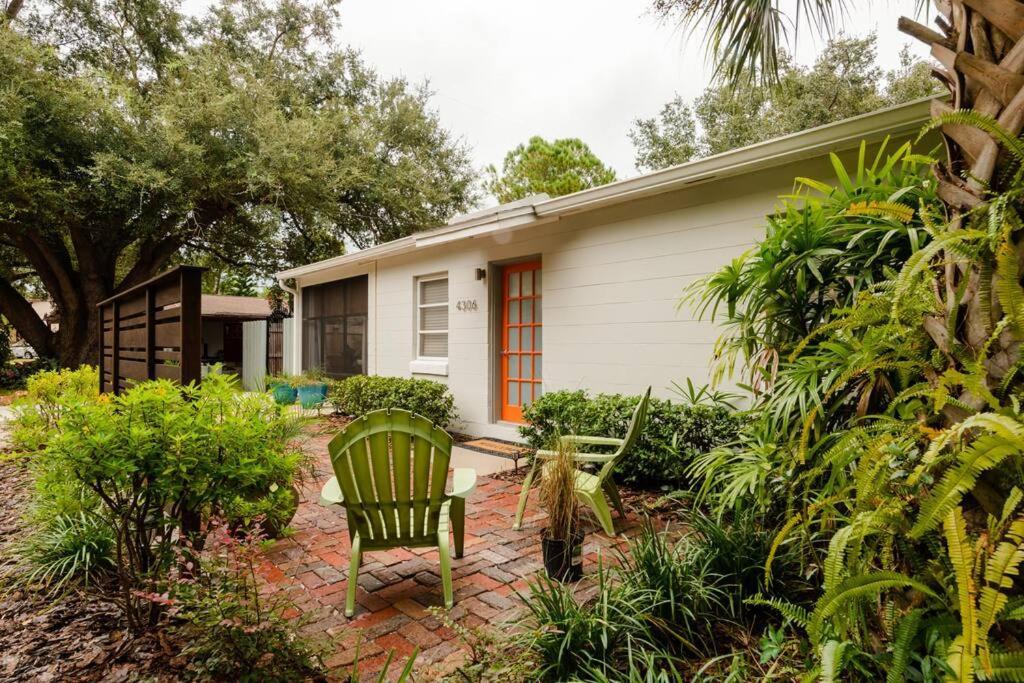 Relax At Renellie Villa Tampa Exterior photo
