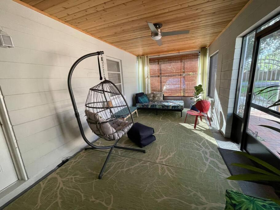 Relax At Renellie Villa Tampa Exterior photo