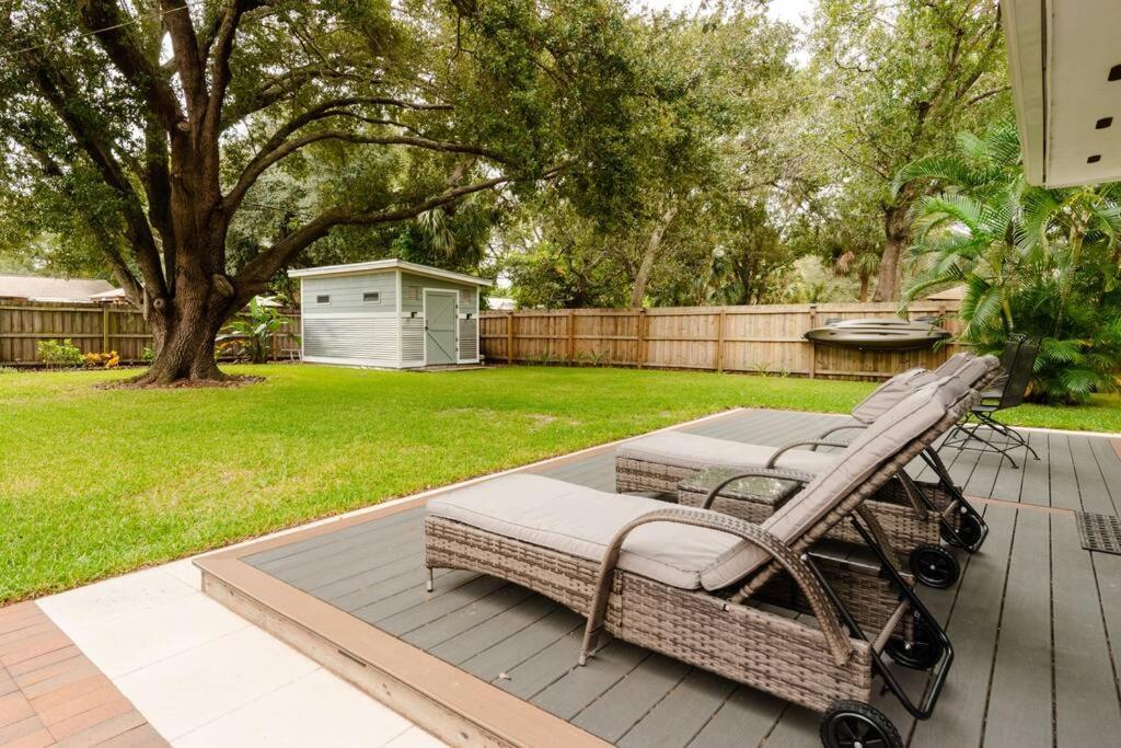 Relax At Renellie Villa Tampa Exterior photo