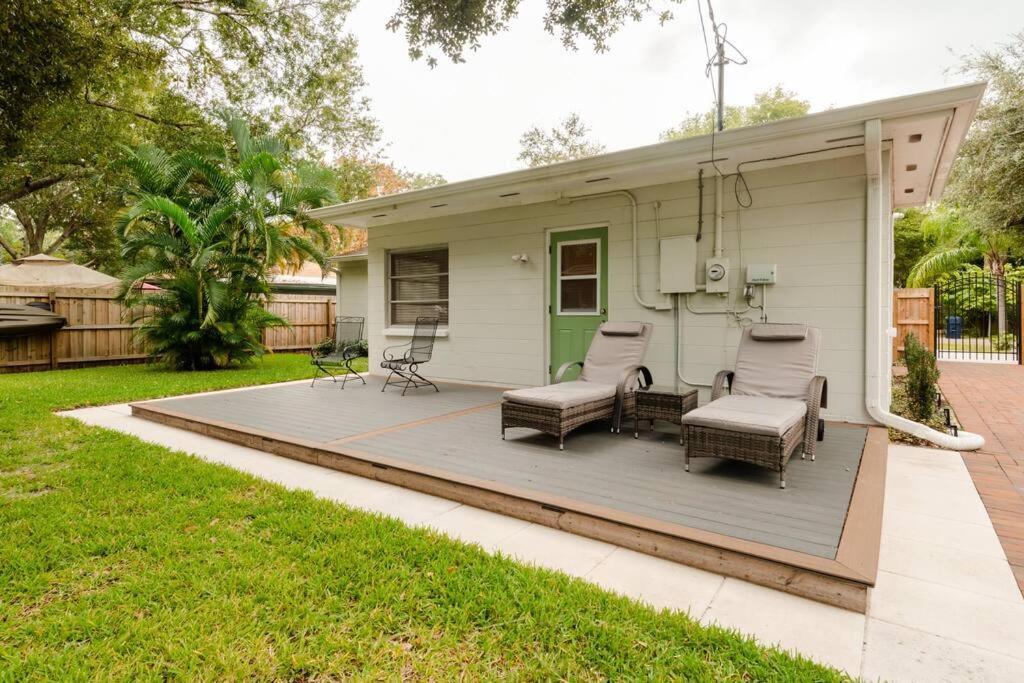 Relax At Renellie Villa Tampa Exterior photo